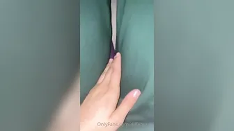 Dilfenergy aka Bella Rome onlyfans Vicious lady pulls clit