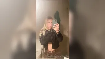 Danifae Black.haired prank masturbates with a vibrator