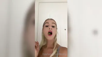 Dilfenergy aka Bella Rome onlyfans Experienced woman paws lips sex