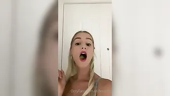 Dilfenergy aka Bella Rome onlyfans Amazing slut is hot fucking her holes