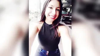 TravelVids  fingering her pussy