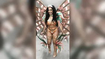 Polina Malinovskaya aka polinamalinovskaya onlyfans Vicious girls shows boobs