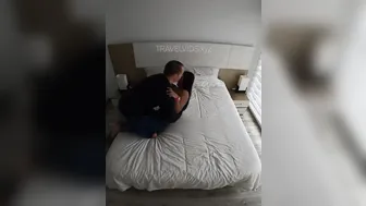 TravelVids Wonderful babe cums from a handjob