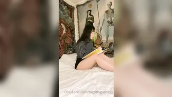 Lee - BigTittyGothEgg onlyfans Beautiful bitch dancing striptease