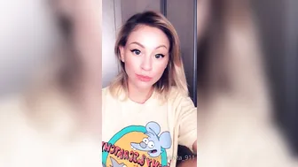 Julia Unicorn Flirty chick shows vagina