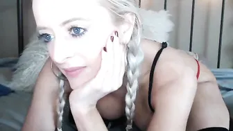 brookebaby_ Curvy slut caresses pussy through panties
