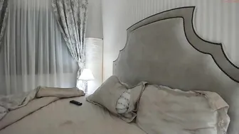giamazing Busty young lady fucks pussy with phallus