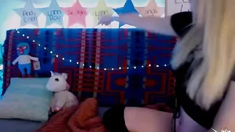 sweetdee Slim brunette has passionate sex