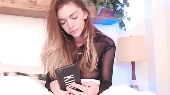 nikiskyler Hot slut caresses shaved pussy