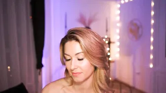 lovelylollly Attractive bitch kneads juicy milking