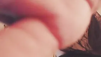 geniva Cute chick fingering shaved pussy