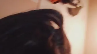 geniva Luscious babe undresses and pulls pussy