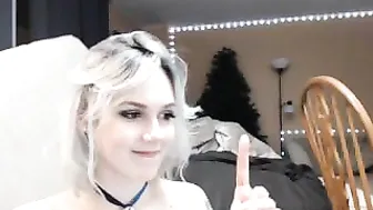 echocutie Beautiful bitch saddled phallus