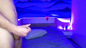 xxxxhub chaturbate Shrews confused fucks her pussy with a phallus