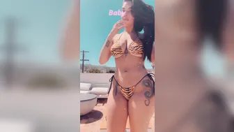 Aliza Jane onlyfans Naughty brunette masturbates her shaved cunt