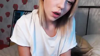 nikki_whatever Stocking beauty seduces with juicy ass