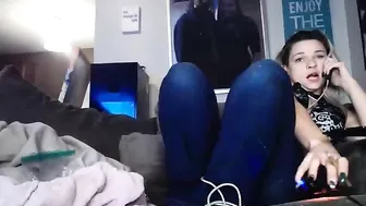 ahouseofcards fingers in pussy