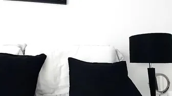 xmirrabbellax Submissive chick makes suction