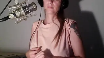 dj_shay Crazy thing to check her pussy