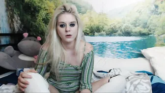 jungespaar2822 Housewalker reveals her delicious body
