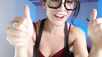 kickaz Big breasted passion rubs the body with oil