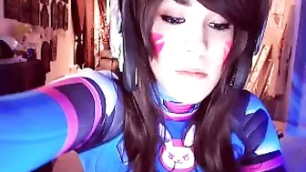 spoopyfairy Dark skinned lady gently jerks her pussy