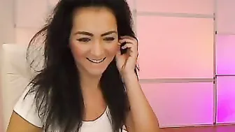 amelianaked Sweet babe fucks herself