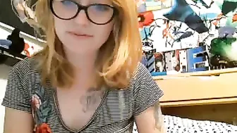 blueasfuck Dark haired babe chatting in free chat