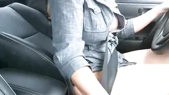 iclynn Adorable chick engages in double penetration