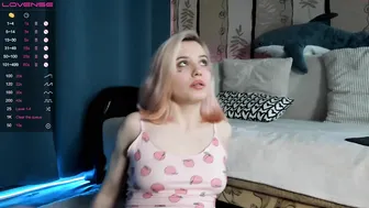 _blowjob_queen_ chaturbate Elegant slut takes off her underwear