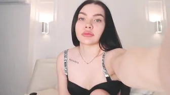 ur_kussy chaturbate Attractive slut dancing striptease