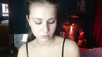 aliciaalvarez chaturbate Sweet doll fingering pussy