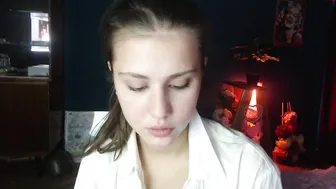 aliciaalvarez chaturbate Naughty female caresses shaved cunt