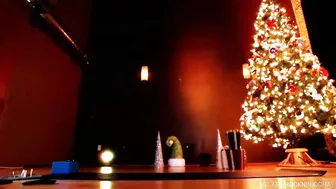 rocknrose myfreecams Busty bitch caresses shaved cunt