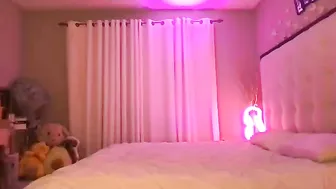 lexivixi myfreecams  can't live without sex