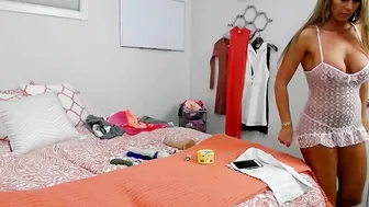 ainsleedivine myfreecams Appetizing babe shows her tits