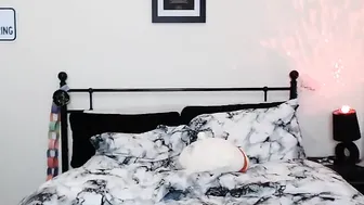 rosemoontv myfreecams A cool lady is dancing a striptease slowly