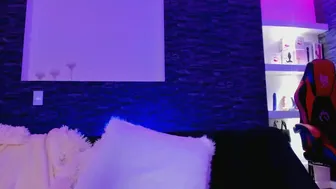 candyred88 myfreecams Naughty bitch sucks guy's dick