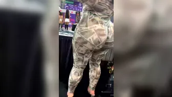 Lissa Aires aka lissaaires aka lissaairesvipclub onlyfans  jerking on a chair