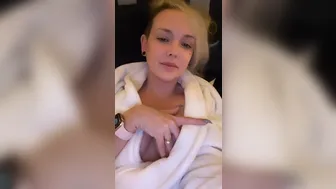 darshellestevens onlyfans Luxurious lady gently masturbates pussy