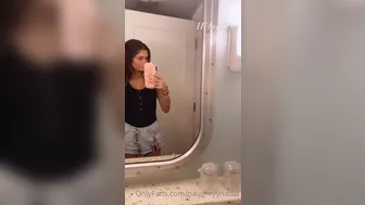 sophieangel18 onlyfans  masturbating and playing with her pussy