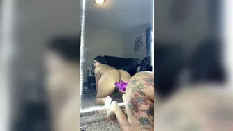 Thetayjean onlyfans Sexy wench caresses shaved pussy