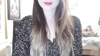 forest_nymph bitch jerks off dildo