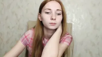 foxvr Busty confused girl fucks cunt