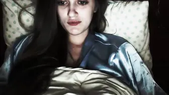 ps4pro Marvelous Babe shows off a gorgeous bosom