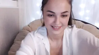 angrykat Lady performs a gorgeous striptease