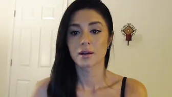 b_bootino Adorable mare twirls elastic booty