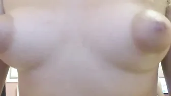 bb_rose Teen black-haired chick talks coquettishly on camera