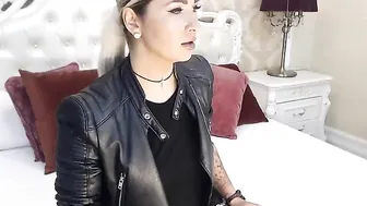 blakkittyx completely bared slender body