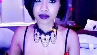 sincityvee Depraved plays with her holes
